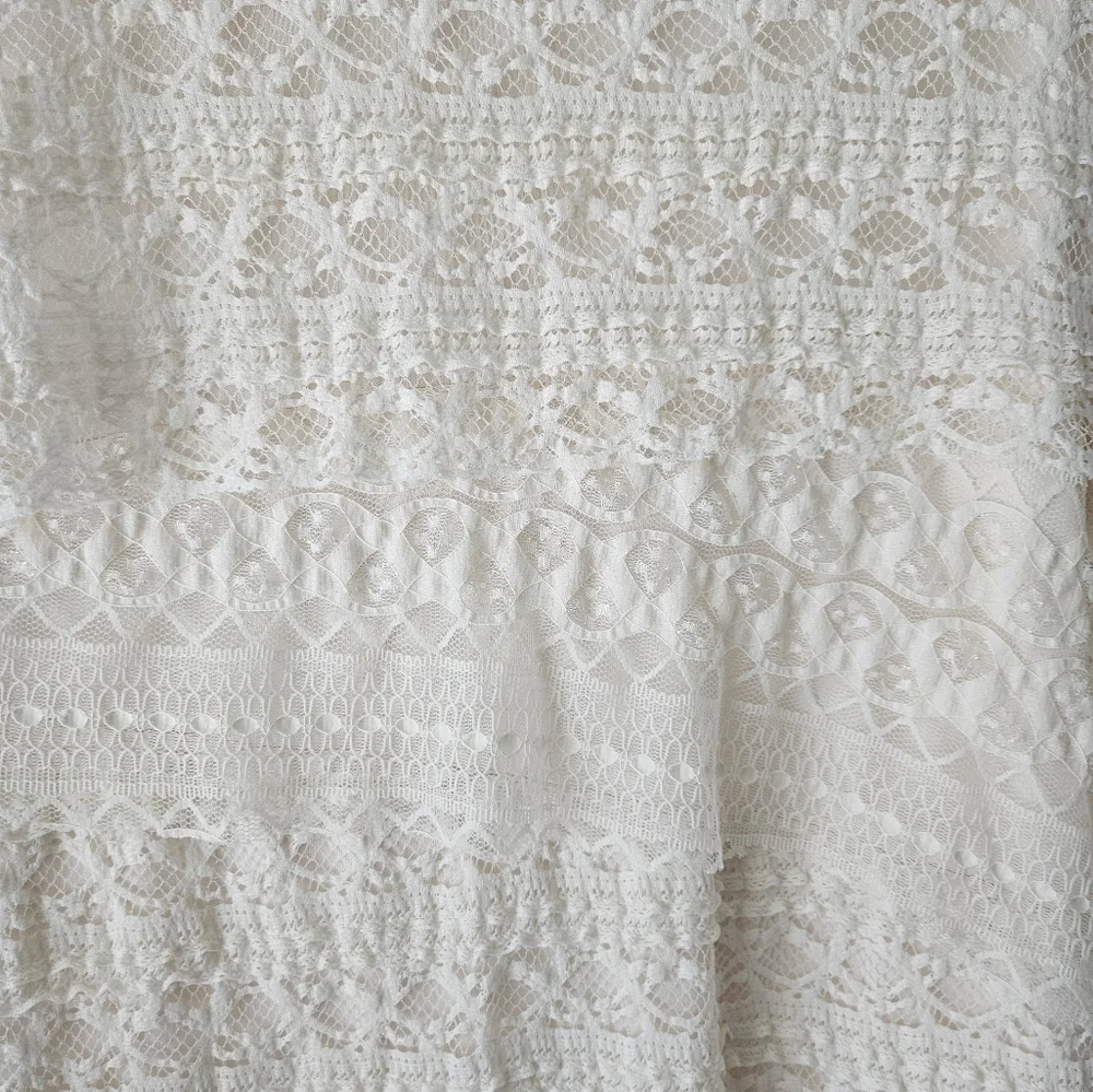 NWOT Ivory Lace Bell Sleeve Dress - Picture 4 of 7